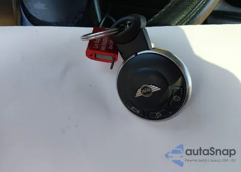 2011 Mini Cooper z USA, uszkodzony, nr VIN WMWSU3C56BT091182